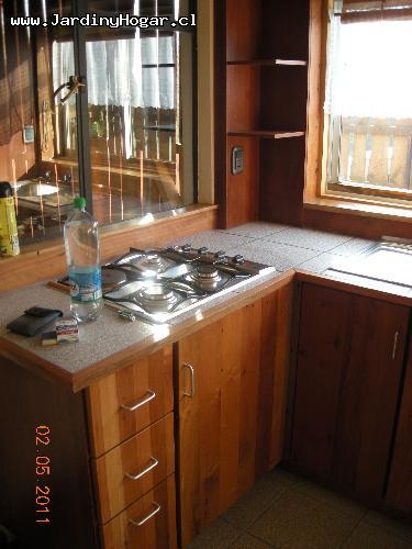 Cocina de una Cabaña - Cocina instalada para una Cabaña con encimera y lavaplatos instalada y la area de trabajo en Cerámica. Cocina instalada para una Cabaña con encimera y lavaplatos instalada y la area de trabajo en Cerámica.