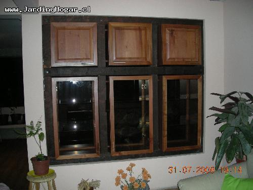 Separacin de Ambiente en una Casa Habitacin, Marco en Madera antiguo de 4"*4" y Uniones de media Madera. Muebles de Tablero con Puertas de Madera. 