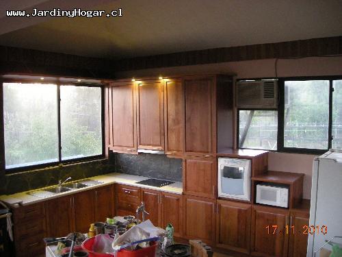 La Cocina fue construido en forma de L optimizando el espacio disponible sin afectar la entrada del Luz natural. 