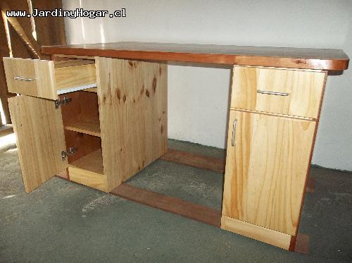 Escritorio en Madera de Raul y Pino con 2 Cajones. 