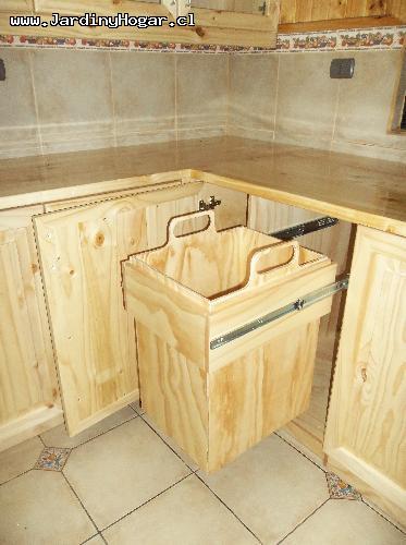 Mueble para Living en Pino Radiata. Mueble con Cajn interior especial Diseo para guardar Ropa sucia ms un espacio adicional para guardar Detergente entre otros.