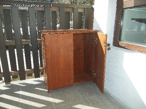 Mueble especial para Balcn o Tarasa, resistente a la Humedad y con Cerradura, acabado en color Cedro.