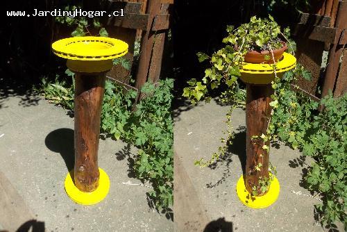 Macetero en altura, Amarillo - Macetero en altura unido con un tronco de Cipress, protección en color natural, Macetero en Metal reciclado color amarillo. Se puede usar como Macetero o Porta Macetero. Diámetro del Macetero interior aprox. 15cm y exterior aprox. 27,5cm con una altura total de aprox. 80cm. Uso interior o exterior. Macetero en altura unido con un tronco de Cipress, protección en color natural, Macetero en Metal reciclado color amarillo. Se puede usar como Macetero o Porta Macetero. Diámetro del Macetero interior aprox. 15cm y exterior aprox. 27,5cm con una altura total de aprox. 80cm. Uso interior o exterior.