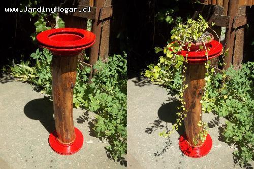 Macetero en altura unido con un tronco de Cipress, proteccin en color natural, Macetero en Metal reciclado color rojo. Se puede usar como Macetero o Porta Macetero. Dimetro del Macetero interior aprox. 17cm y exterior aprox. 29,5cm con una altura total de aprox. 82cm. Uso interior o exterior.