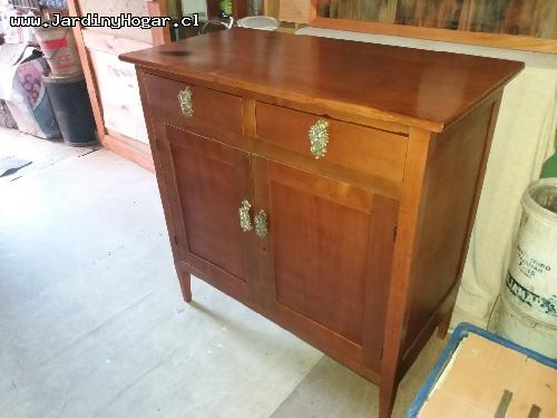 Restauracin y reparacin de Mueble antiguo de Madera Raul, cubierta terminada con laca de alto Brillo. 