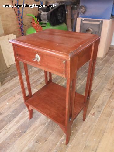 Restauracin y reparacin de Mueble antiguo de Madera Raul, cubierta terminada con laca normal. 