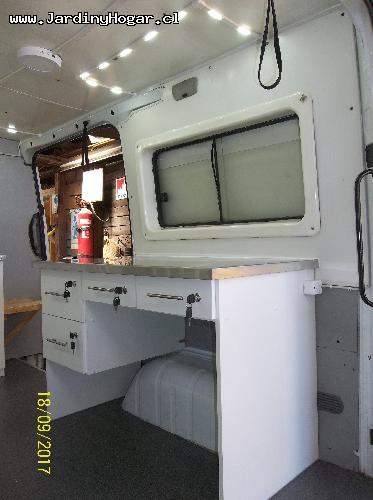 Veterinario Mvil
Implementacin para una Veterinario Mvil. Muebles en Tableros Aglomerado Blanca y Cubierta en Acero Inoxidable. Sistema de Agua Potable y Agua Servida con Estanques y Bomba de agua. Lavamano en Acero inoxidable. Mueble con Cajones para las Utilidades. Puertas y Cajones con Chapa para evitar su apertura en el Transito. Canil en Tableros resistente a la Humedad. Instalacin Elctrica en 12V (Alimentacin interna) y 220V (Alimentacin externa).