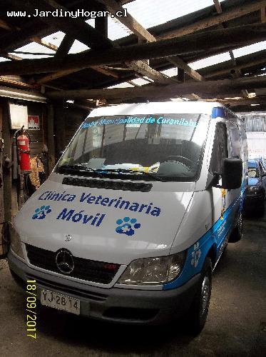 
Implementacin para una Veterinario Mvil. Muebles en Tableros Aglomerado Blanca y Cubierta en Acero Inoxidable. Sistema de Agua Potable y Agua Servida con Estanques y Bomba de agua. Lavamano en Acero inoxidable. Mueble con Cajones para las Utilidades. Puertas y Cajones con Chapa para evitar su apertura en el Transito. Canil en Tableros resistente a la Humedad. Instalacin Elctrica en 12V (Alimentacin interna) y 220V (Alimentacin externa).